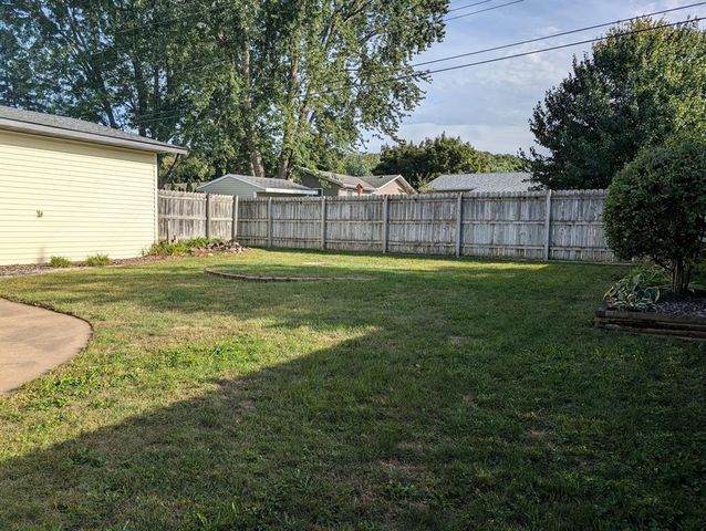 3119 Leslie Lane, Eau Claire, WI 54703