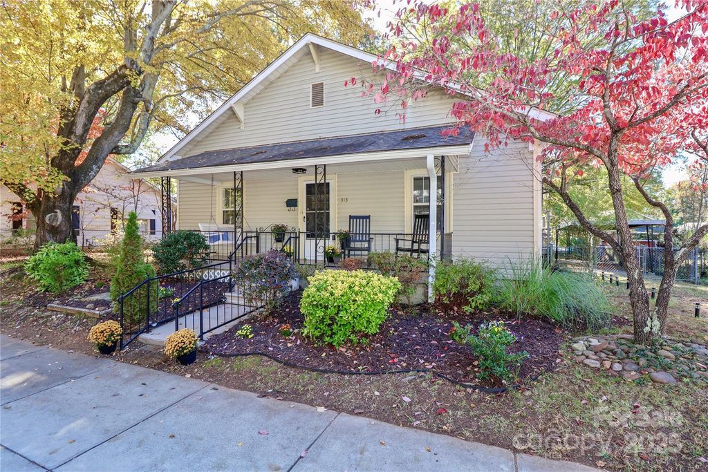 313 Dingler Avenue, Mooresville, NC 28115