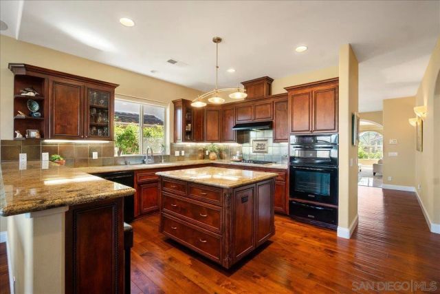 18623 Lancashire Way, San Diego, CA 92128