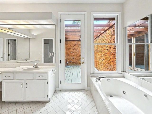 29 Lake Villa Drive, Roswell, GA 30076