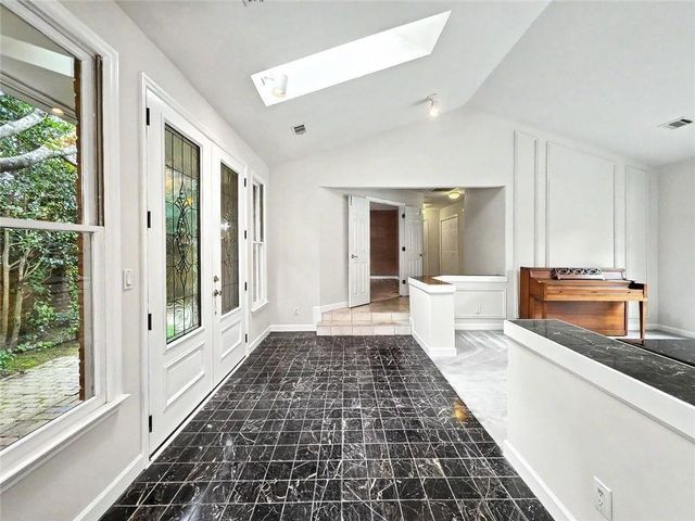 29 Lake Villa Drive, Roswell, GA 30076