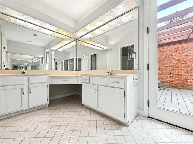 29 Lake Villa Drive, Roswell, GA 30076