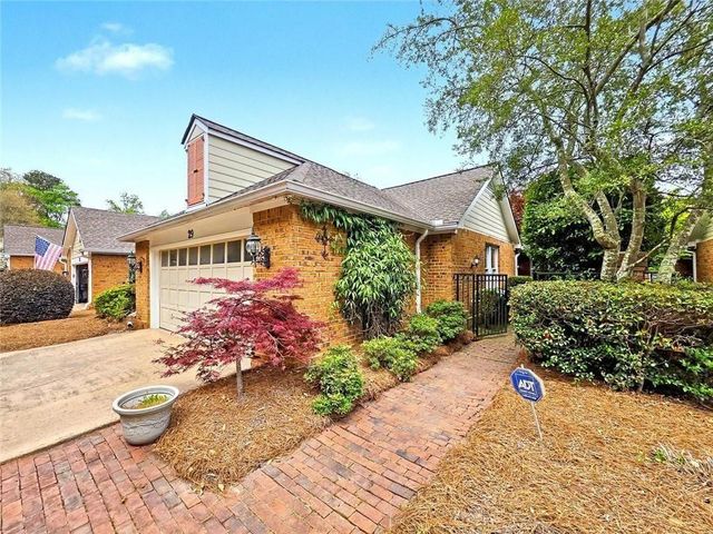 29 Lake Villa Drive, Roswell, GA 30076