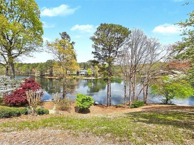 29 Lake Villa Drive, Roswell, GA 30076