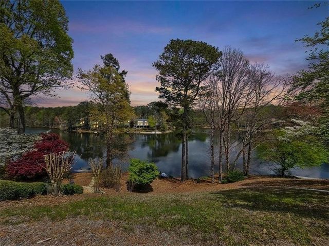 29 Lake Villa Drive, Roswell, GA 30076