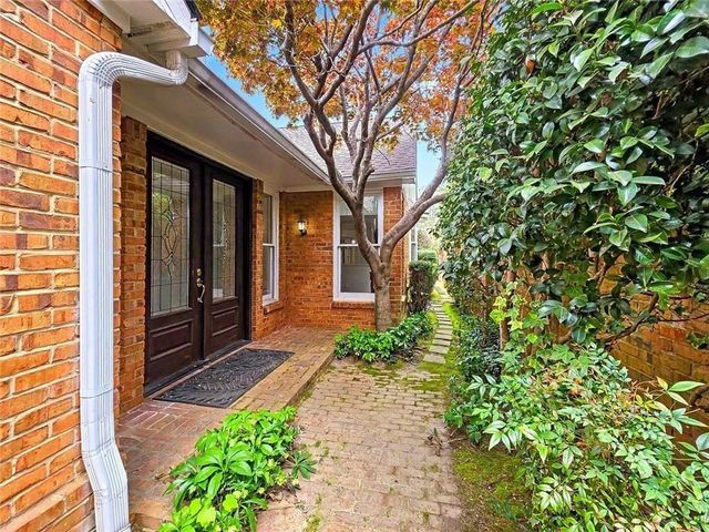 29 Lake Villa Drive, Roswell, GA 30076