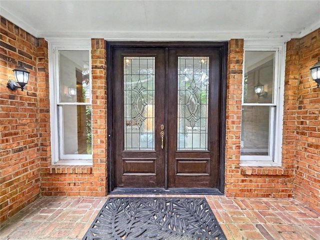 29 Lake Villa Drive, Roswell, GA 30076