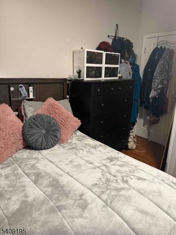 15 Harrison Pl, Clifton City, NJ 07011