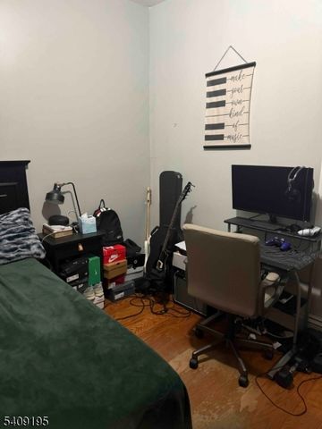 15 Harrison Pl, Clifton City, NJ 07011