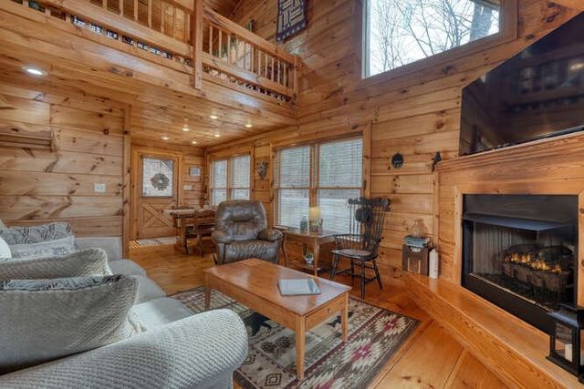 76 Channing Hollow, Morganton, GA 30560