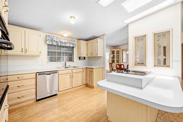 8206 COUNTRY CLUB DRIVE, Brooksville, FL 34613