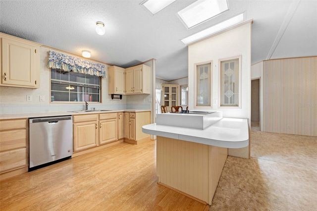 8206 COUNTRY CLUB DRIVE, Brooksville, FL 34613