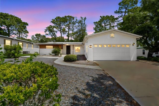 8206 COUNTRY CLUB DRIVE, Brooksville, FL 34613