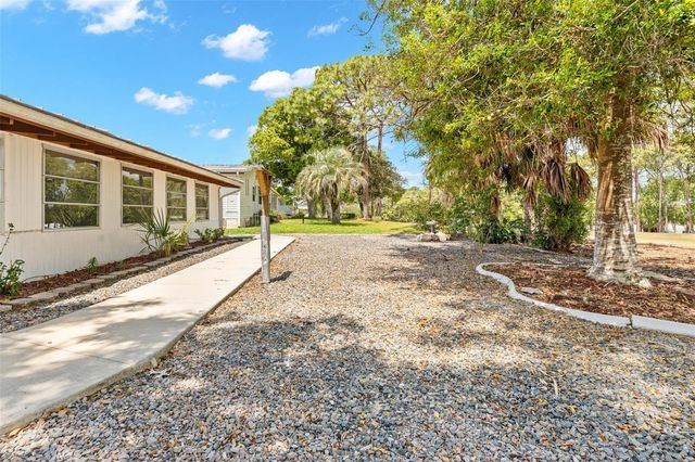 8206 COUNTRY CLUB DRIVE, Brooksville, FL 34613