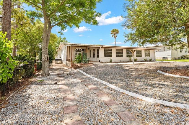 8206 COUNTRY CLUB DRIVE, Brooksville, FL 34613