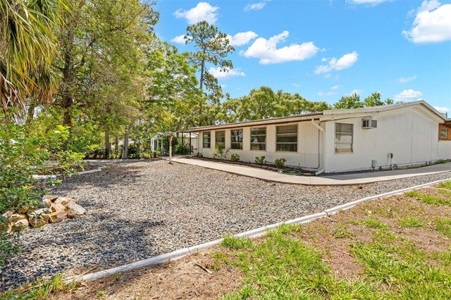 8206 COUNTRY CLUB DRIVE, Brooksville, FL 34613