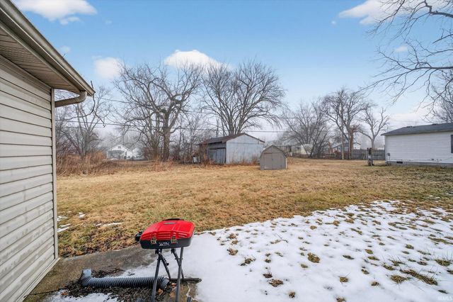 2204 E Cornell Avenue, Muncie, IN 47303