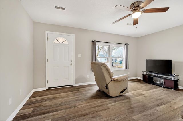 2204 E Cornell Avenue, Muncie, IN 47303