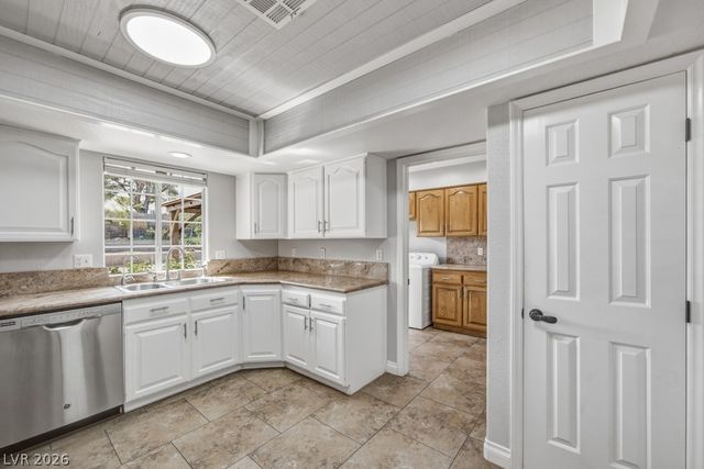 251 West Laval Drive, Henderson, NV 89015