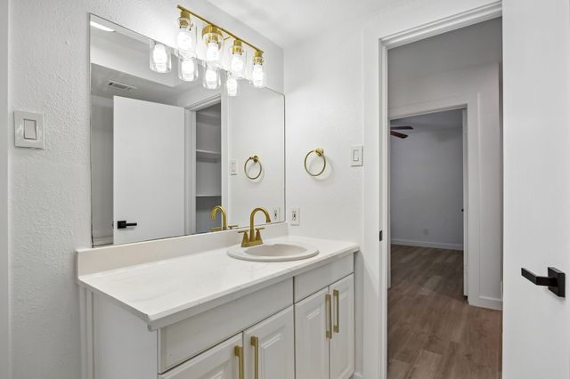 815 Wisteria Way, Richardson, TX 75080