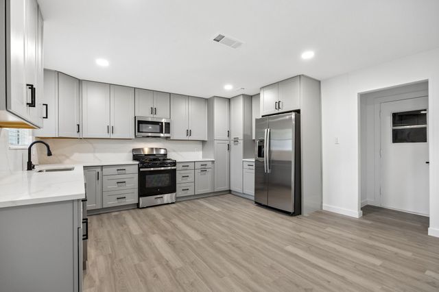 815 Wisteria Way, Richardson, TX 75080