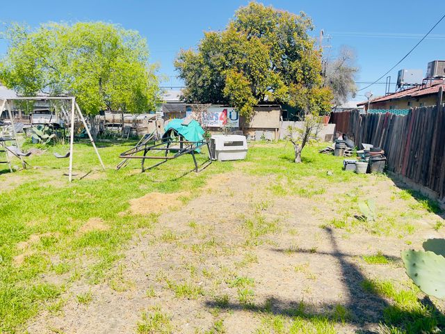 1001 W 7th Street, Hanford, CA 93230