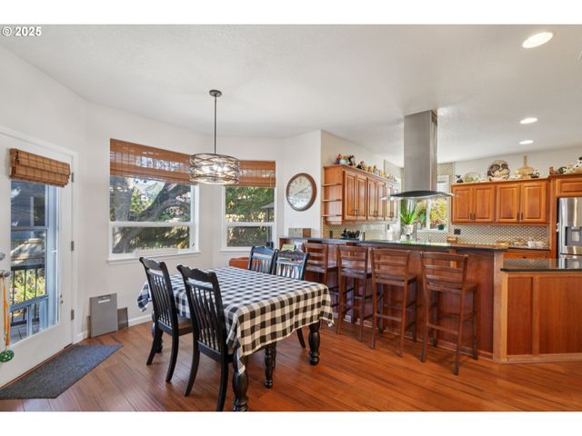 968 EISENHOWER Dr Nw, Salem, OR 97304