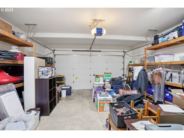 968 EISENHOWER Dr Nw, Salem, OR 97304