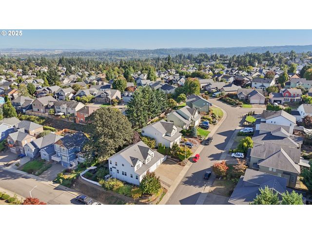 968 EISENHOWER Dr Nw, Salem, OR 97304