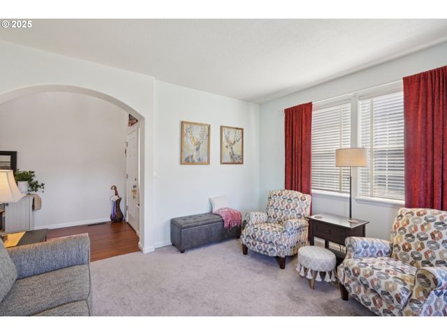 968 EISENHOWER Dr Nw, Salem, OR 97304