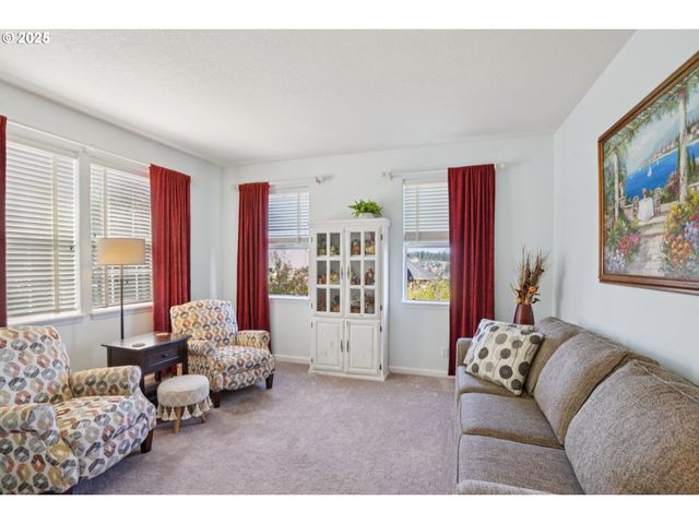 968 EISENHOWER Dr Nw, Salem, OR 97304