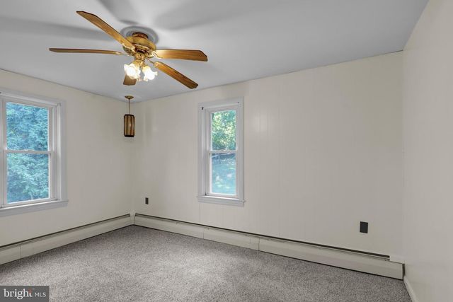 3215 PRICETOWN RD, Fleetwood, PA 19522
