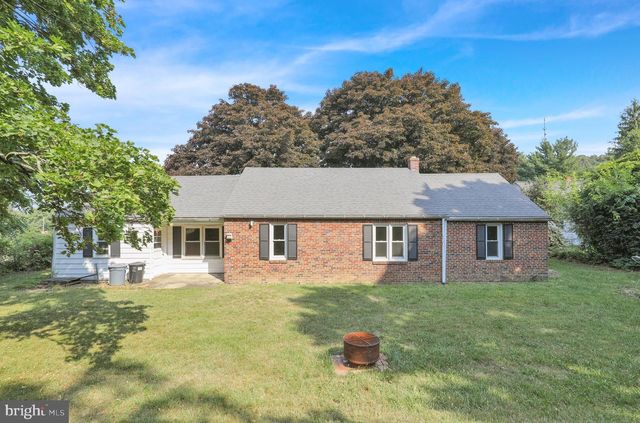 3215 PRICETOWN RD, Fleetwood, PA 19522