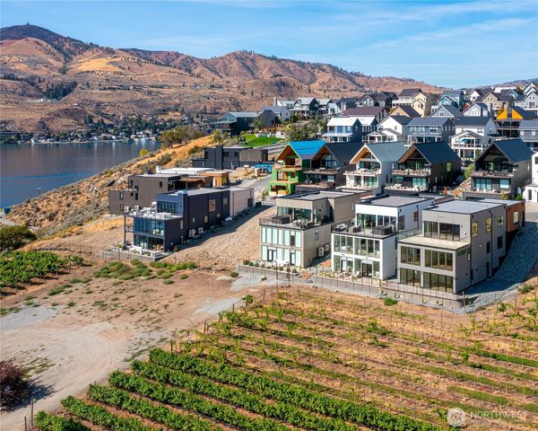 1307 Dragonfly Court, Chelan, WA 98816