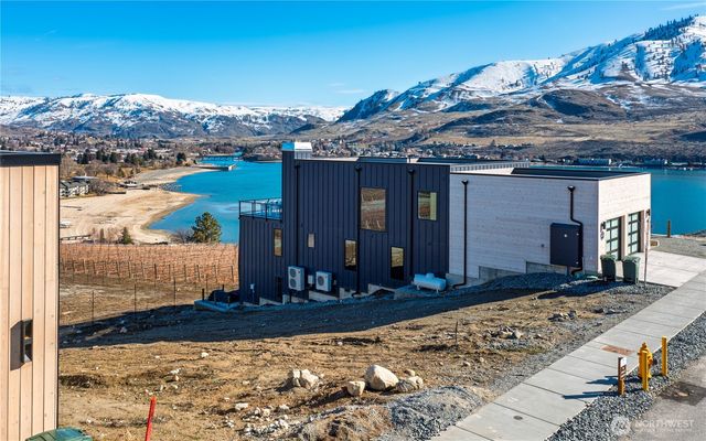 1307 Dragonfly Court, Chelan, WA 98816
