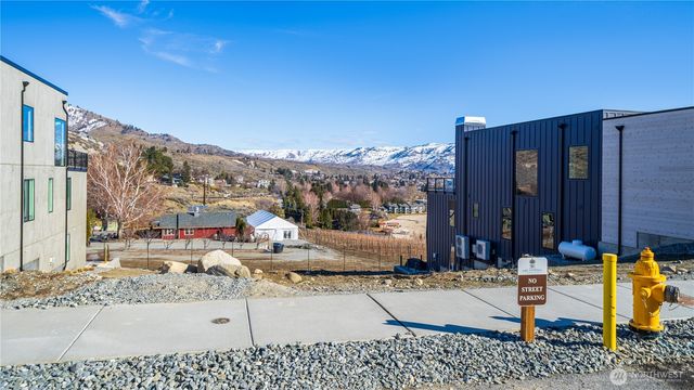 1307 Dragonfly Court, Chelan, WA 98816