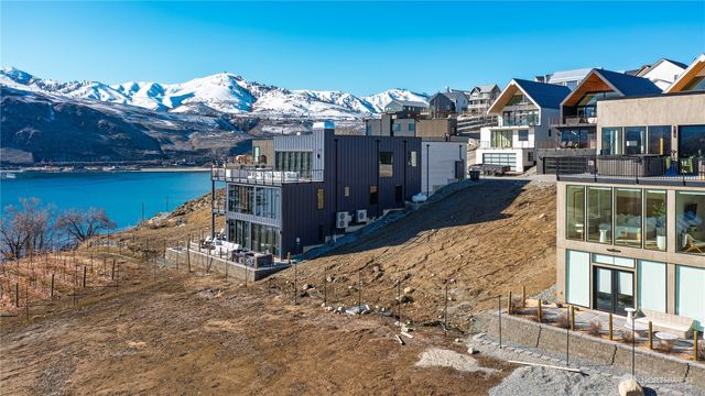 1307 Dragonfly Court, Chelan, WA 98816