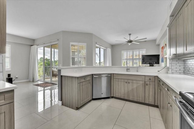 129 BREAKERS COURT 121, Punta Gorda, FL 33950