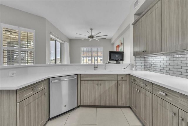 129 BREAKERS COURT 121, Punta Gorda, FL 33950