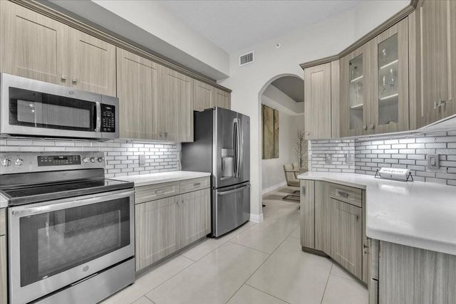 129 BREAKERS COURT 121, Punta Gorda, FL 33950