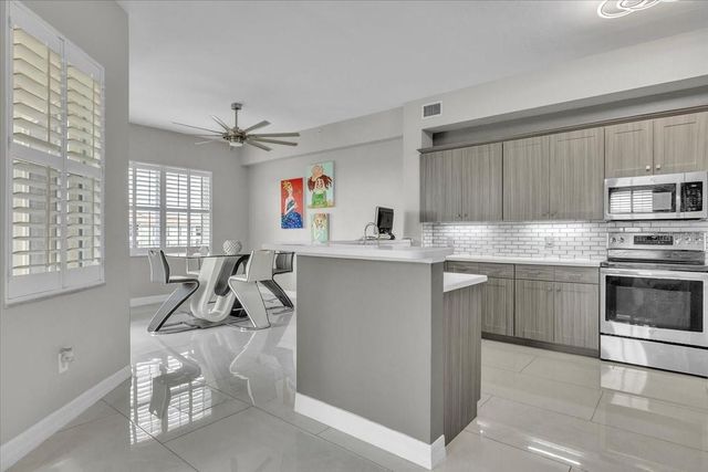 129 BREAKERS COURT 121, Punta Gorda, FL 33950