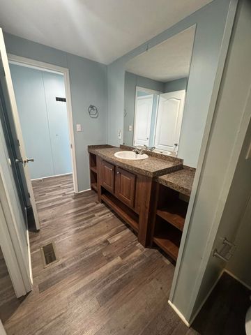 2016 KY-379, Russell Springs, KY 42642