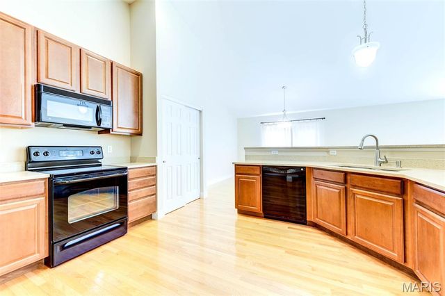 1304 Legacy Pointe Lane, Fenton, MO 63026