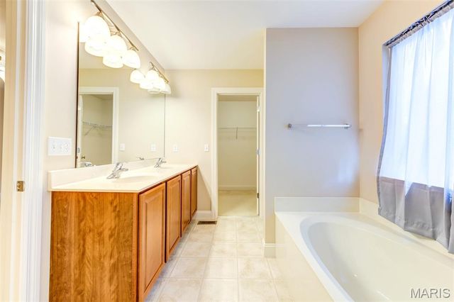 1304 Legacy Pointe Lane, Fenton, MO 63026
