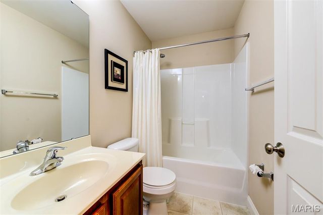 1304 Legacy Pointe Lane, Fenton, MO 63026