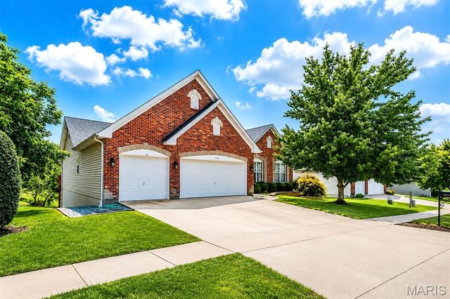 1304 Legacy Pointe Lane, Fenton, MO 63026