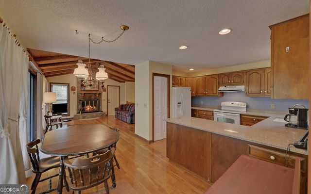 371 Shorewood Circle, Toccoa, GA 30577