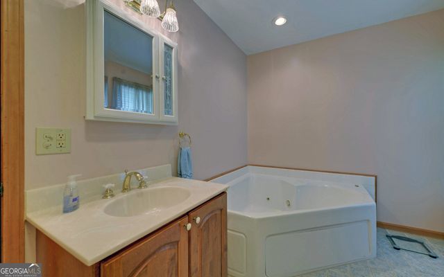 371 Shorewood Circle, Toccoa, GA 30577