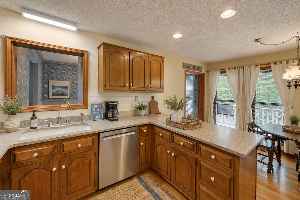 371 Shorewood Circle, Toccoa, GA 30577 — photo 5
