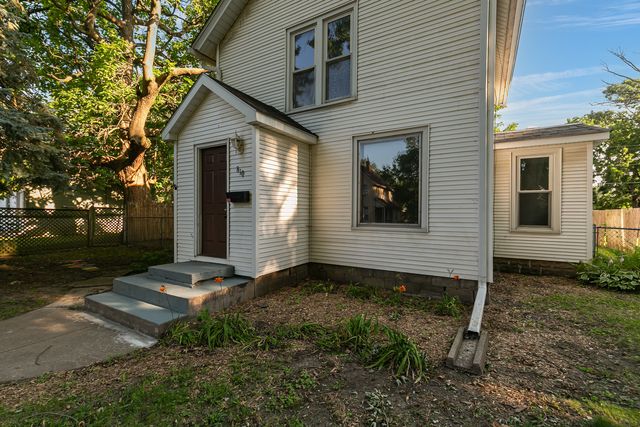 810 W 14th Street, Davenport, IA 52804